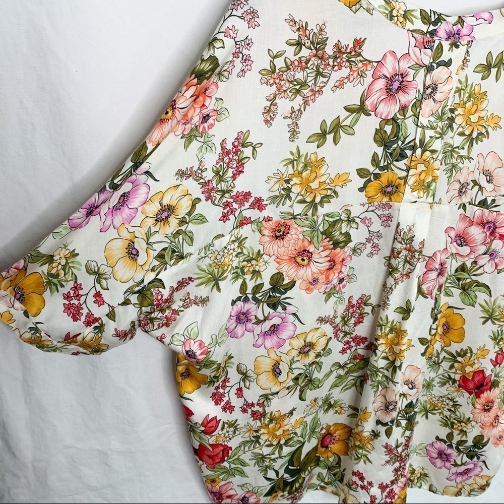 ZARA Flowing Floral Blouse - Size XS - Picture 11 of 14